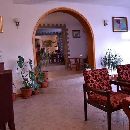 Family Silver فندق سموليان