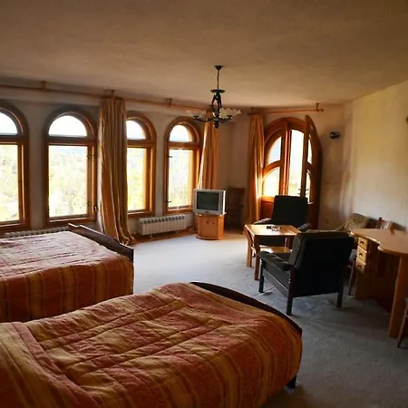 Family Silver سموليان