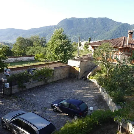 Family Silver 2* سموليان