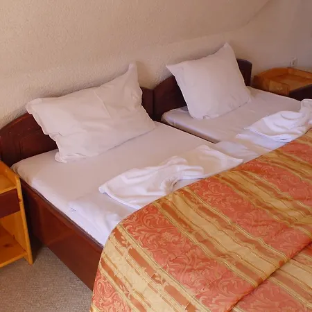 Family Silver سموليان